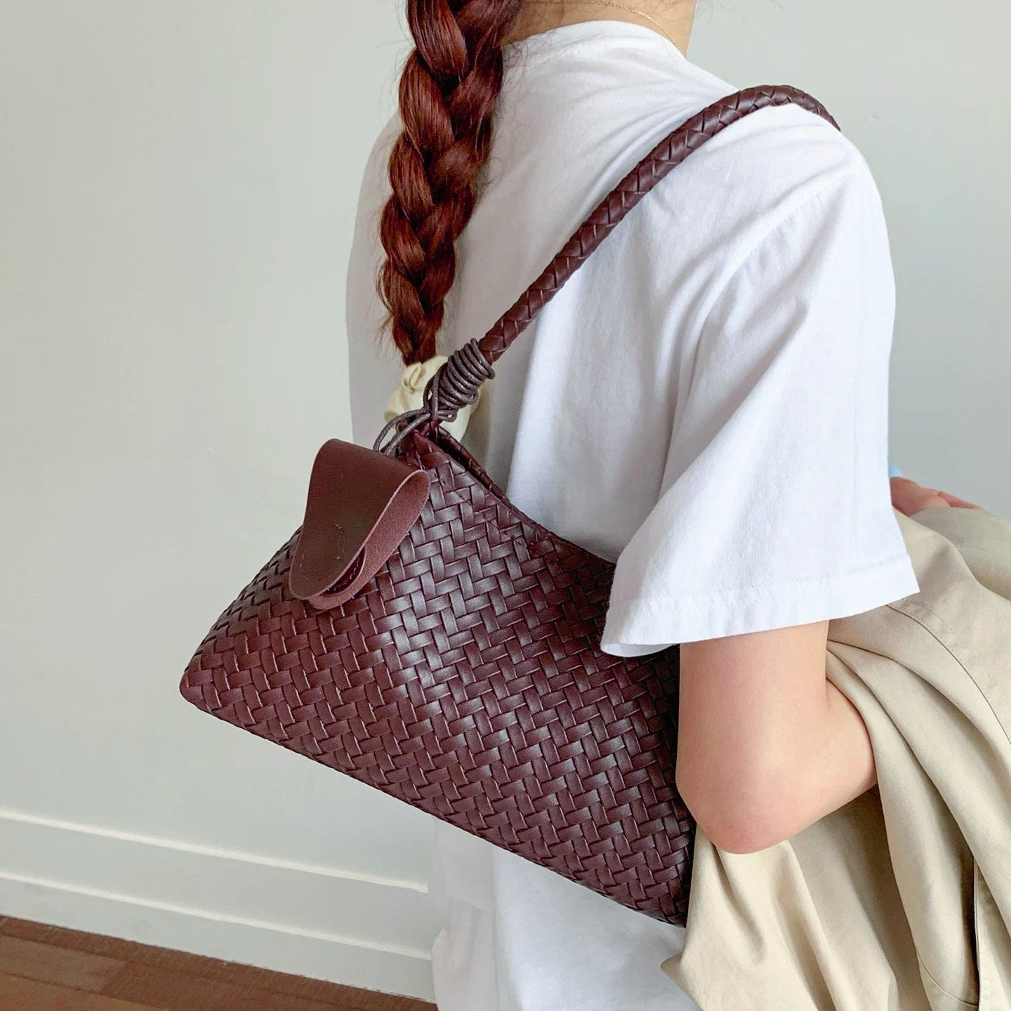 Woven Leather Bag With Glasses Holder