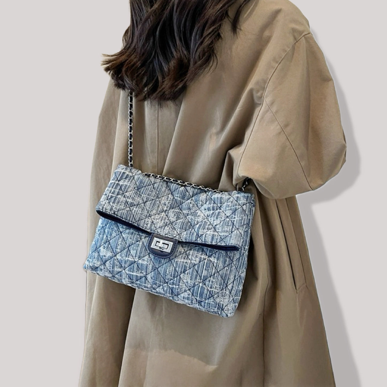 Borsa in denim con catena