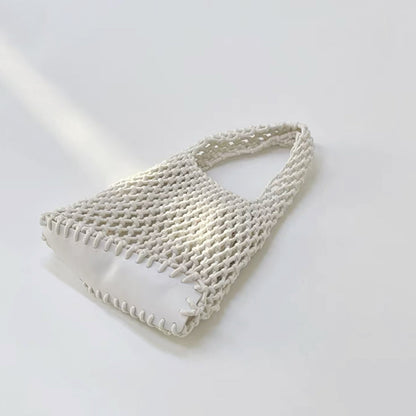 Piccola borsa multicolore all'uncinetto