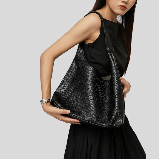 Borsa a tracolla con texture ciottoli