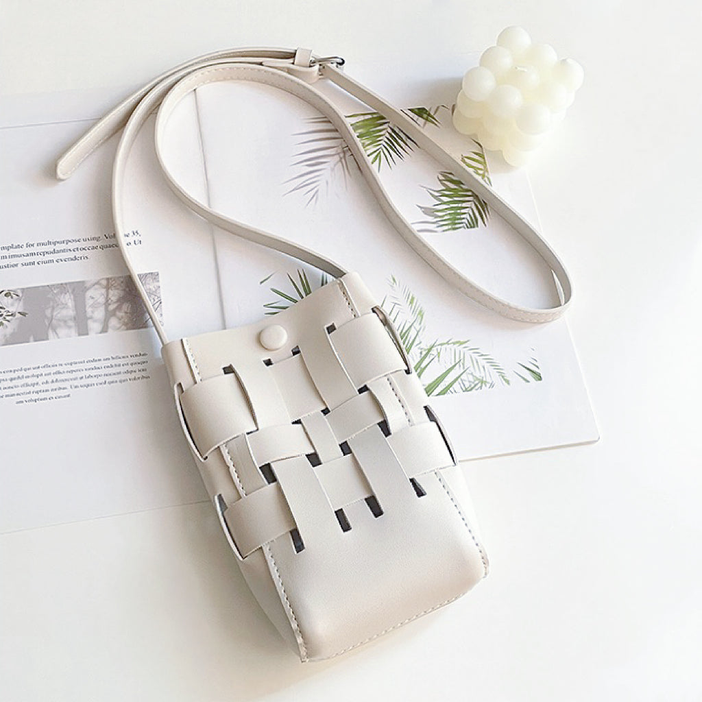 Umhängetasche aus gewebtem Leder mit Hohldesign