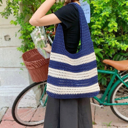 Häkeltasche mit breiten Streifen