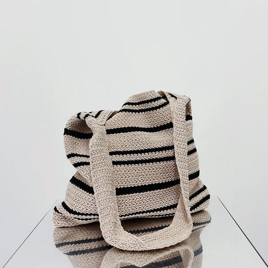 Borsa semplice lavorata a maglia a righe