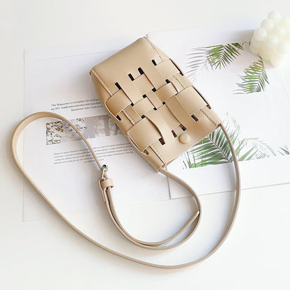 Umhängetasche aus gewebtem Leder mit Hohldesign