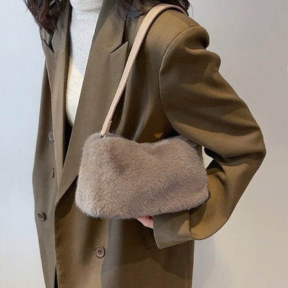 Mini-Baguette-Tasche aus Lammfell