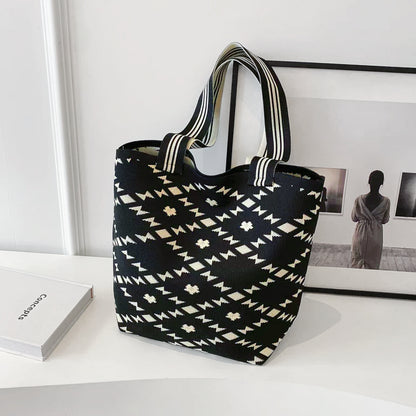 Beuteltasche mit künstlerischem Muster
