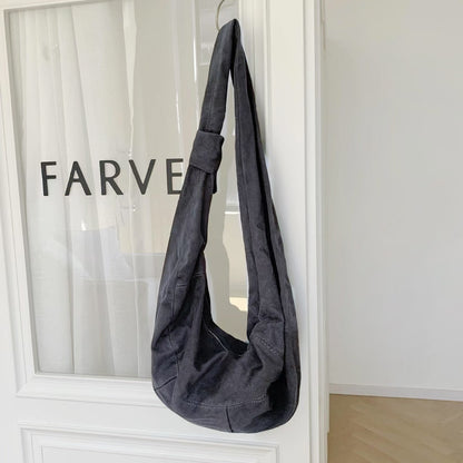 Borsa a mezzaluna in velluto a coste