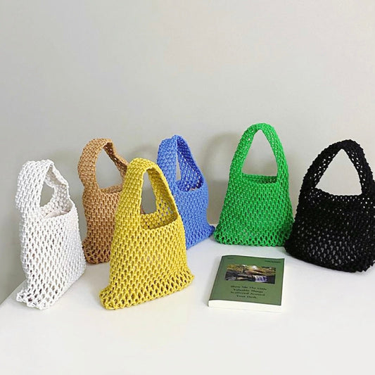 Piccola borsa multicolore all'uncinetto