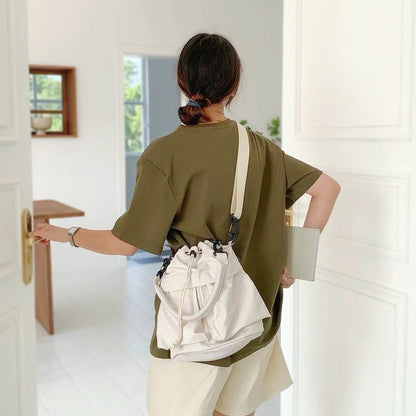 Borsa a secchiello con coulisse in nylon