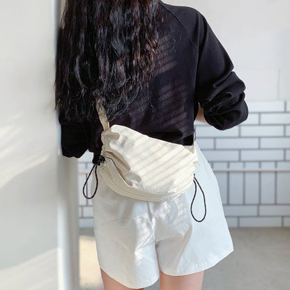 Borsa a tracolla con coulisse plissettata