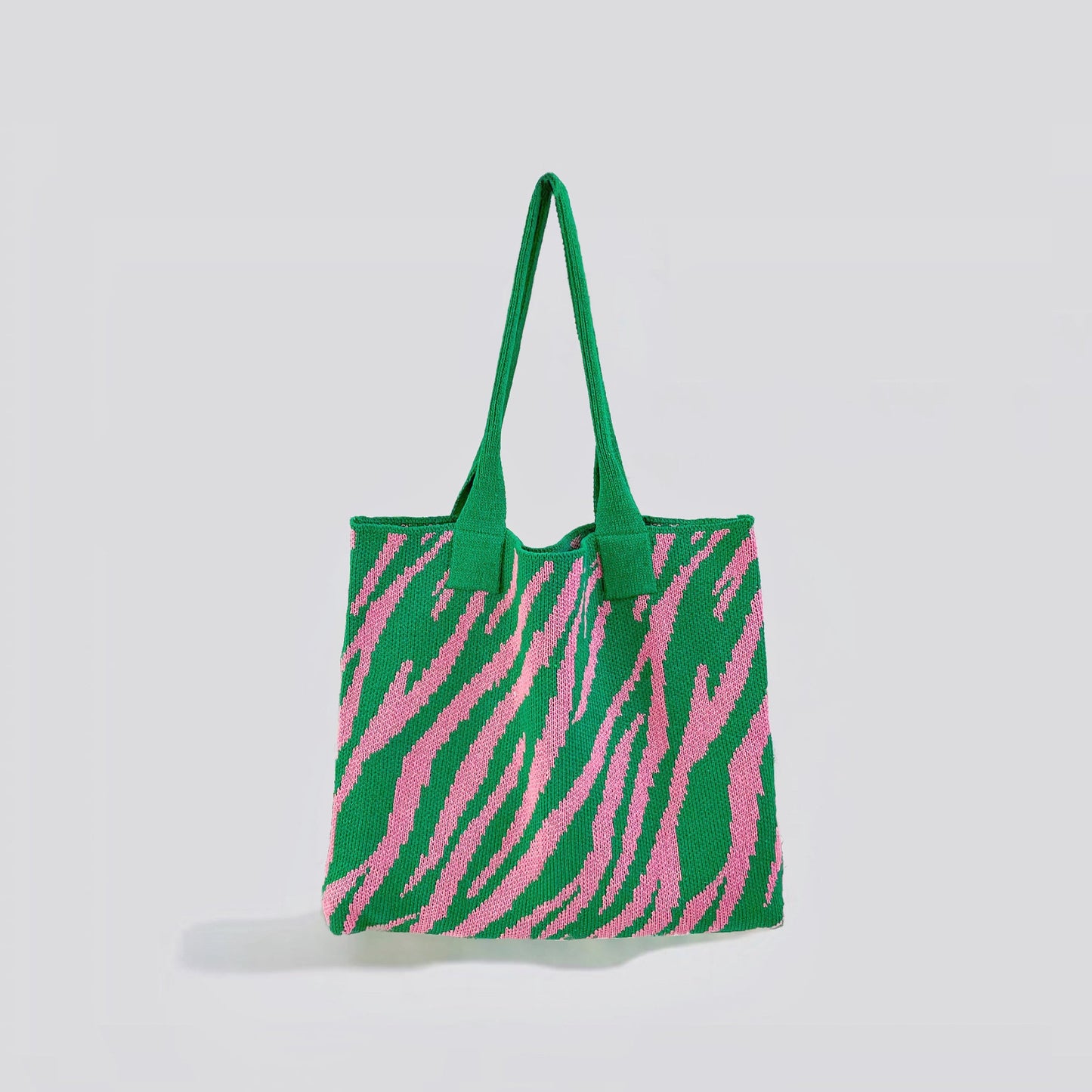 Gestrickte Tragetasche mit Zebra-Print