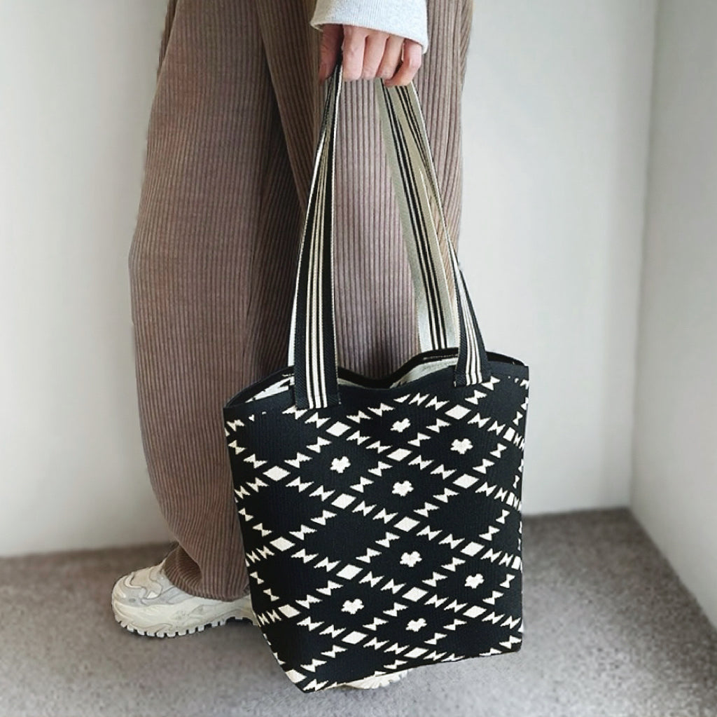 Beuteltasche mit künstlerischem Muster